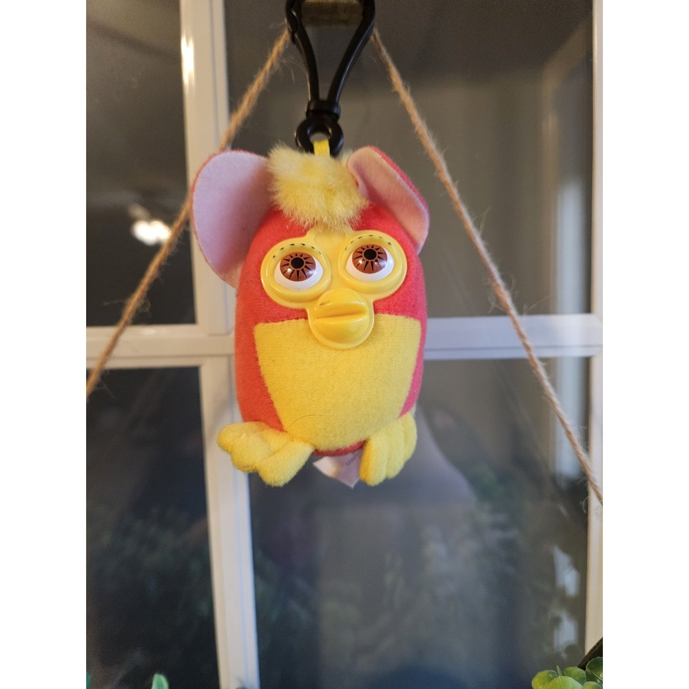Mcdonald's Happy Meal 2000 Vintage Furby Key Chain Yellow Red Plush Collectible